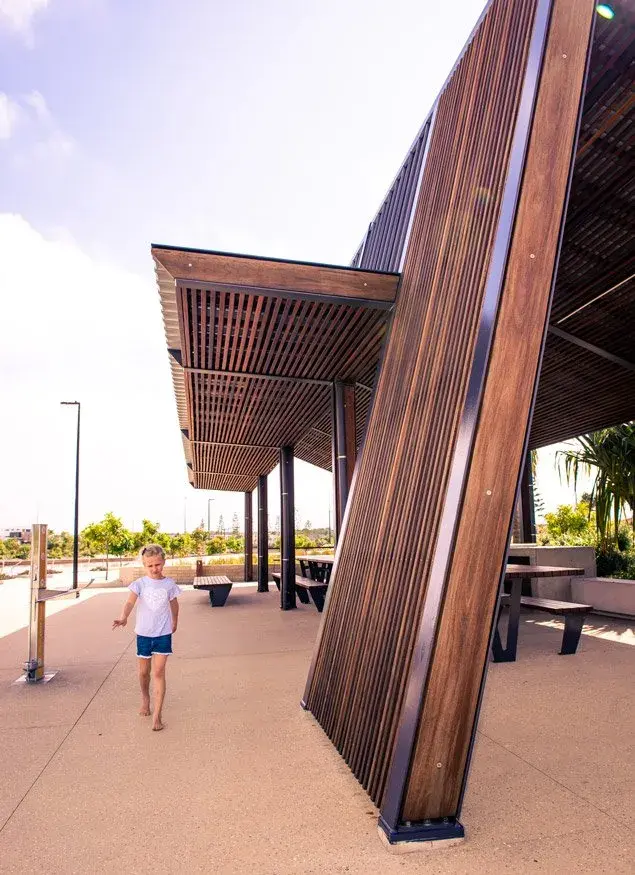 Bokarina-Beach-Village-Parks_016-1920w-1