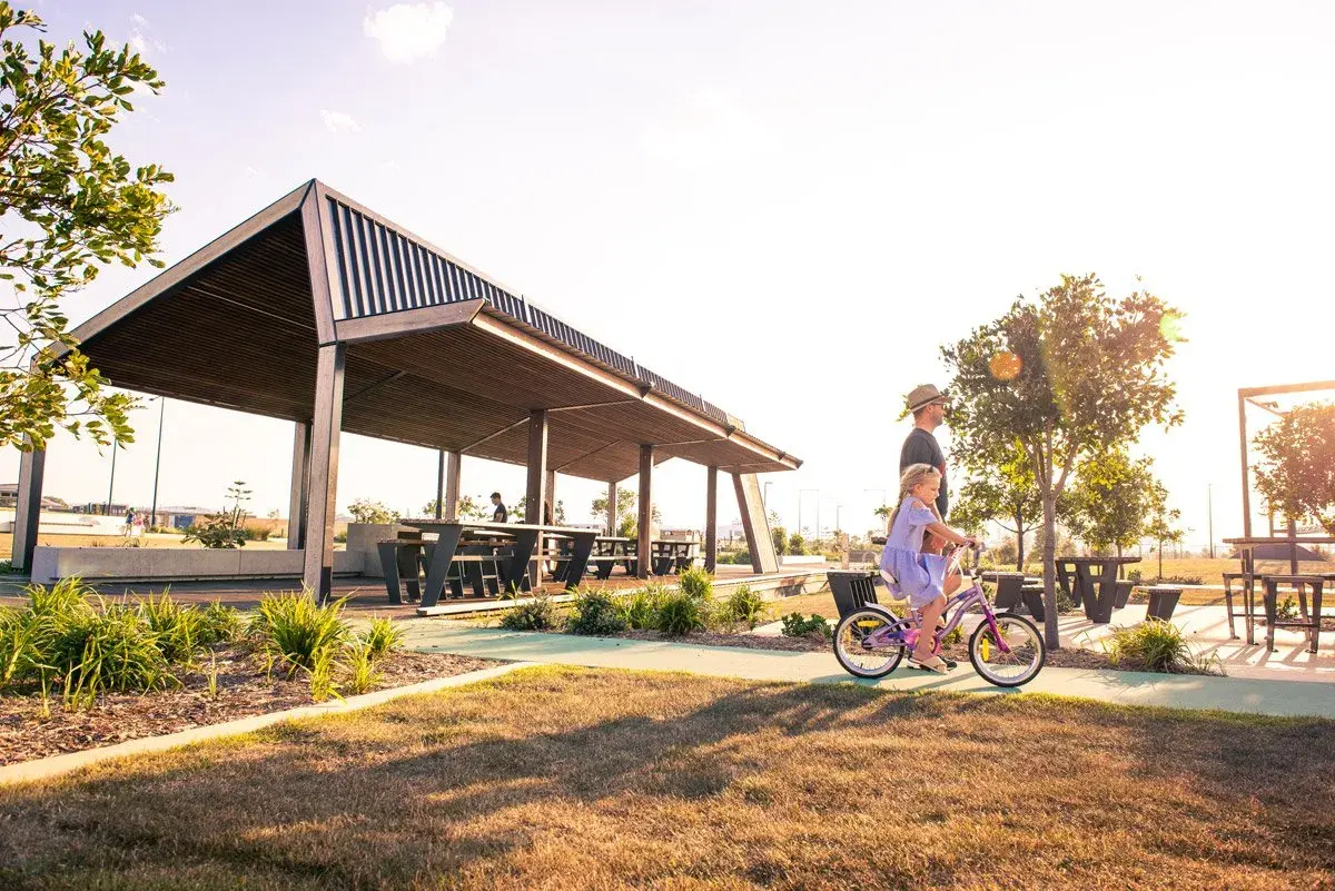 Bokarina-Beach-Village-Parks_020-1920w